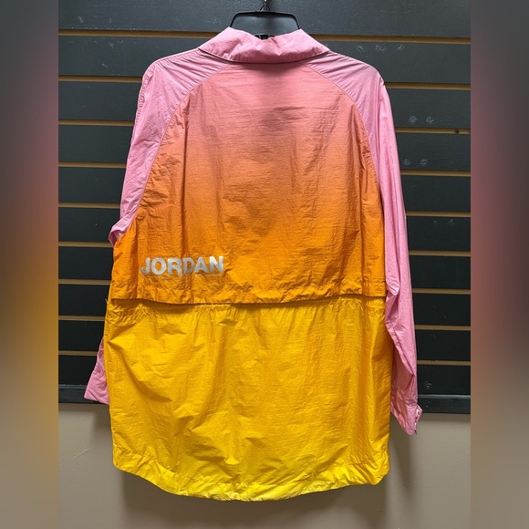 Nike Jordan Women's Windbreaker Jacket Desert Berry CU6319-680 Size L - Picture 3 of 3